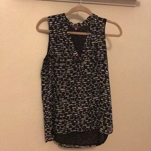 😍Vince Camuto Classic Blouse Sz Sm 😍